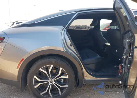 2023 Toyota Crown Limited z USA, uszkodzony, nr VIN JTDAAAAFXP3015561